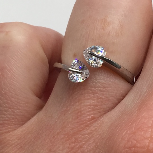 14k white gold diamond heart ring wedding - Picture 2 of 8